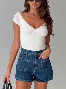 NSole - PrPolly - Take My Breath Denim Shorts Blue-8 - 7-Model-Nat-Us2_Fa480aee-972a-4aea.jpg