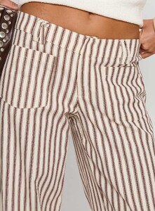 NSole - PrPolly - Vendi Low Rise Pant Brown Stripe-9 - 5-Model-Nat-Us2_Fdfbe470-1a04-4b3a.jpg