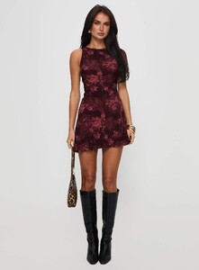 NSole - PrPolly - Vivre Mini Dress Burgundy Paisley-8 - 6-Model-Nat-Us2_Aacee1af-3f59-41e1.jpg