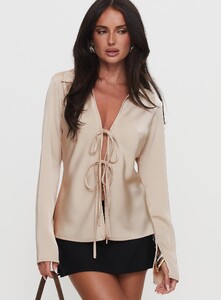 NSole - PrPolly - Way Life Goes Long Sleeve Top Champagne-6 - 1-Model-Nat-Us2_45b96417-5de3-4e46.jpg