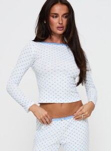 NSole - PrPolly - Whimsie Long Sleeve Sleep Top Blue _ White-8 - 1-Model-Nat-Us2_Dbf2faa9-A399-468d.jpg