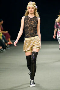 Neva Fashion Week - St. Petersburg Fashion Week -TatyanaGordienko_FW2010_0_1.jpg