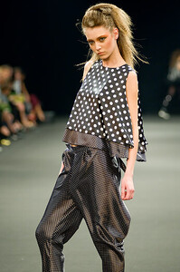 Neva Fashion Week - St. Petersburg Fashion Week -TatyanaGordienko_FW2010_1_2.jpg