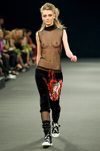 Neva Fashion Week - St. Petersburg Fashion Week -TatyanaGordienko_FW2010_2_1.jpg
