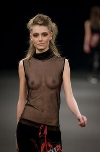 Neva Fashion Week - St. Petersburg Fashion Week -TatyanaGordienko_FW2010_2_2.jpg