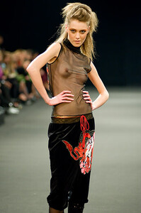 Neva Fashion Week - St. Petersburg Fashion Week -TatyanaGordienko_FW2010_2_3.jpg