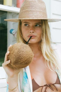 Palma-Fedora-Lifestyle-2a.webp