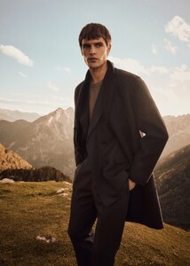 Parker Van Noord Mango Man FW 2025 (14).jpg