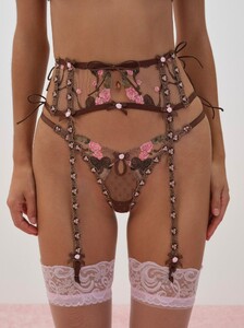 Runaway_Bows_Garter_Belt_Brown_Pink_On_Model_1.jpg