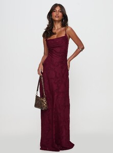 SAsici - PrPolly - Celena Maxi Dress Burgundy Burnout-6 - 1-Model-Selina-Us2.jpg