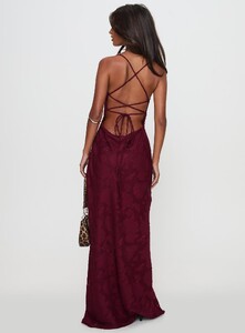 SAsici - PrPolly - Celena Maxi Dress Burgundy Burnout-6 - 4-Model-Selina-Us2.jpg