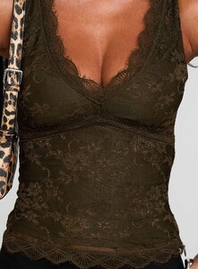 SAsici - PrPolly - Far Away Top Dark Green-8 - 5-Model-Selina-Us2.jpg