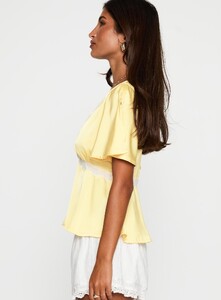 SAsici - PrPolly - For The Summer Lace Trim Top Yellow-7 - 3-Model-Selina-Us2.jpg