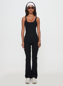 SAsici - PrPolly - Full-time Flared Backless Active Romper Blac-8 - 7-Model-Selina-Us2.jpg