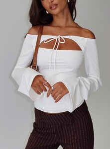 SAsici - PrPolly - Nevah Long Sleeve Top White-8 - 0-Model-Selina-Us2.jpg