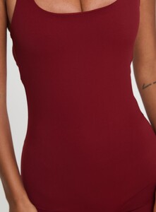 SAsici - PrPolly - Run The Play Active Romper Red-8 - 5-Model-Selina-Us2.jpg