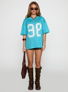 SaskiaJ - PrPolly - 98 Sports Graphic Top Blue-6 - 6-Model-Saskia-Us2.jpg