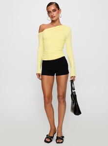 SaskiaJ - PrPolly - Beller Long Sleeve Top Lemon-8 - 2-Model-Saskia-Us2.jpg