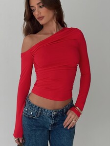 SaskiaJ - PrPolly - Beller Long Sleeve Top Red-7 - 0-Model-Saskia-Us2.jpg