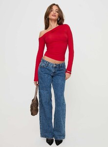 SaskiaJ - PrPolly - Beller Long Sleeve Top Red-7 - 2-Model-Saskia-Us2.jpg