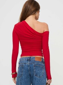 SaskiaJ - PrPolly - Beller Long Sleeve Top Red-7 - 4-Model-Saskia-Us2.jpg