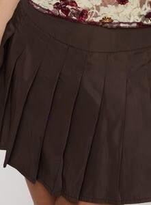 SaskiaJ - PrPolly - Dorofia Pleat Mini Skirt Chocolate Brown-8 - 5-Model-Saskia-Us2.jpg