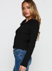 SaskiaJ - PrPolly - Extraordinary Collared Knit Sweater Black-6 - 3-Model-Saskia-Us2.jpg