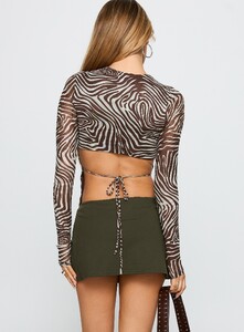 SaskiaJ - PrPolly - For The Thrill Skort Green-7 - 4-Model-Saskia-Us2.jpg