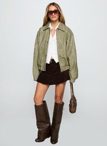 SaskiaJ - PrPolly - Jaxton Faux Leather Jacket Taupe-8 - 2-Model-Saskia-Us2.jpg