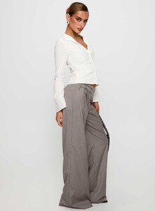 SaskiaJ - PrPolly - Just Have Fun Wide Leg Pant Grey Tall-8 - 3-Model-Saskia-Us2.jpg