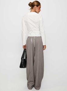 SaskiaJ - PrPolly - Just Have Fun Wide Leg Pant Grey Tall-8 - 4-Model-Saskia-Us2.jpg