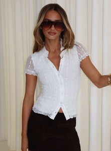 SaskiaJ - PrPolly - Melaniya Button Up Top White-7 - 0-Model-Saskia-Us2.jpg