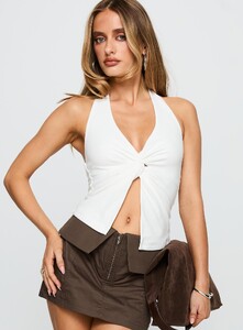 SaskiaJ - PrPolly - No Hard Feelings Twist Top White-9 - 0-Model-Saskia-Us2.jpg
