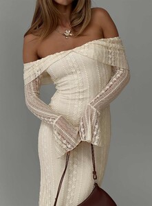 SaskiaJ - PrPolly - Perdita Long Sleeve Lace Maxi Dress Cream-8 - 7-Model-Saskia-Us2.jpg