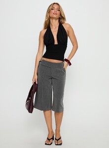 SaskiaJ - PrPolly - Rakelle 3_4 Tailored Shorts Dark Grey-7 - 1-Model-Saskia-Us2.jpg