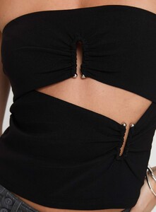 SaskiaJ - PrPolly - Reckless Abandon Strapless Top Black-8 - 5-Model-Saskia-Us2.jpg