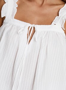 SaskiaJ - PrPolly - Santabelle Frill Top White-9 - 5-Model-Saskia-Us2.jpg