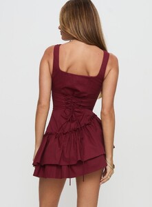 SaskiaJ - PrPolly - Shantelle Romper Burgundy Tall-8 - 4-Model-Saskia-Us2.jpg