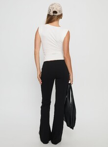 SaskiaJ - PrPolly - Simki Jersey Flare Pants Black-7 - 4-Model-Saskia-Us2.jpg