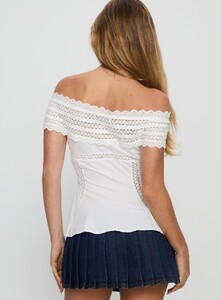 SaskiaJ - PrPolly - Stately Off Shoulder Lace Trim Top White-8 - 4-Model-Saskia-Us2.jpg
