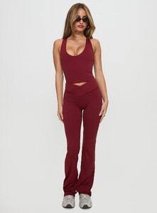 SaskiaJ - PrPolly - Sunday Session Active Flare Leg Pant Red-9 - 2-Model-Saskia-Us2.jpg