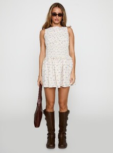 SaskiaJ - PrPolly - Yennifer Shirred Mini Dress Floral Multi-8 - 6-Model-Saskia-Us2.jpg