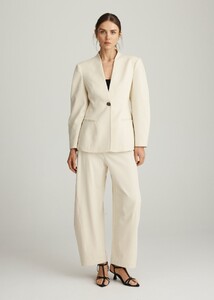 Stas - 250825-Mattir-10-NYRA_BARREL_PANT-BUTTER-Woven-MA0925-700013-SS25-DROP-02-954.jpg