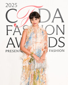 Taylor Hill attends the 2025 CFDA Awards (7).jpg
