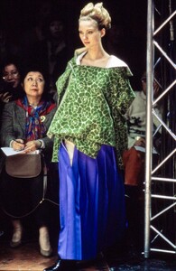 Unknown - Comme des Garcons - Ready-to-Wear - Runway Collection - Women - FW 1996 - 3 - 1.jpg