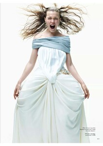 VOGUE - 12.2025_kket_page-0004.jpg