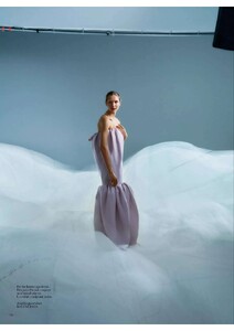 VOGUE - 12.2025_kket_page-0007.jpg