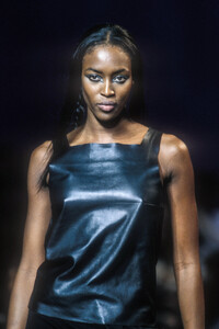 Versus by Donatella 1998 Women RTW 7.jpg