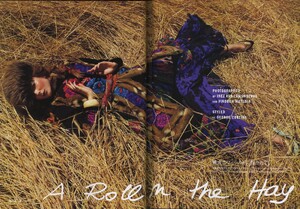 VogueJP_November2008_ARollInTheHay_01.jpg