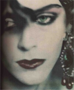 Vogue Paris December 1990-24.jpg